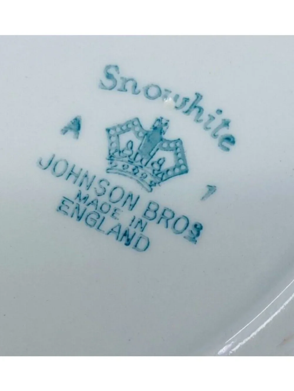 Johnson Brothers LYNTON OLDER SNOWHITE Floral England China Dinner Plate Set 4